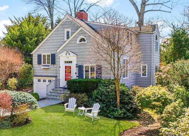 Property at 209 Mulberry Ln, Larchmont, NY 10538, 3 beds, 2 baths