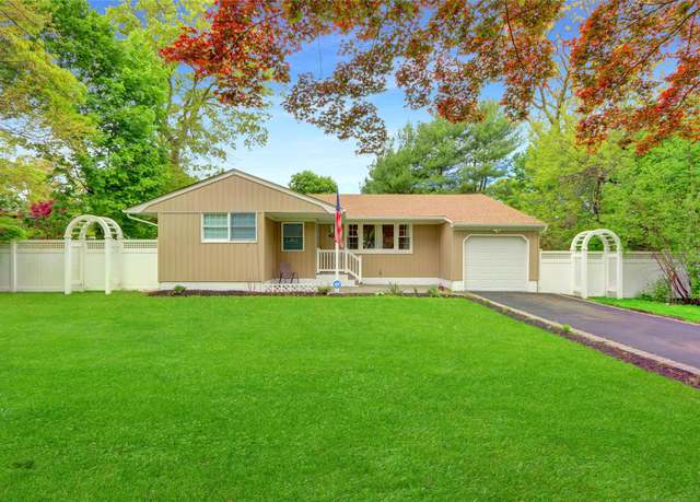 Property at 84 Balaton Ave, Lake Ronkonkoma, NY 11779, 3 beds, 2 baths
