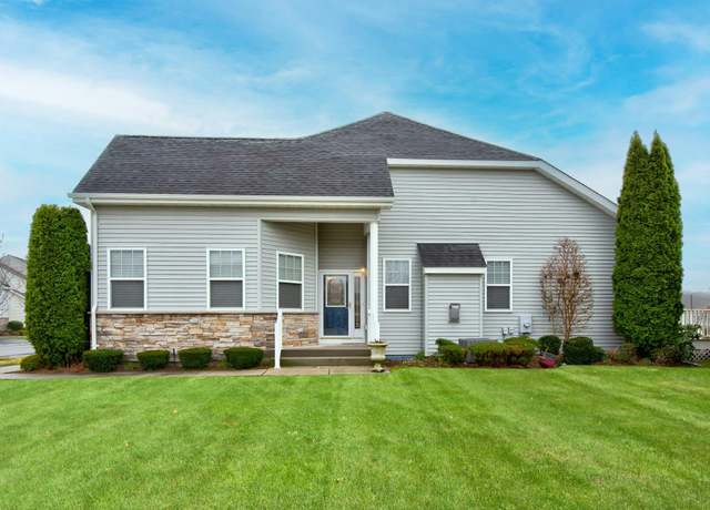 Property at 142 Augusta Dr, Medford, NY 11763, 2 beds, 2.5 baths