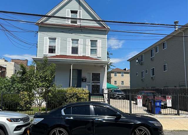 Property at 811 E 219th St, Bronx, NY 10467, 5 beds, 2 baths