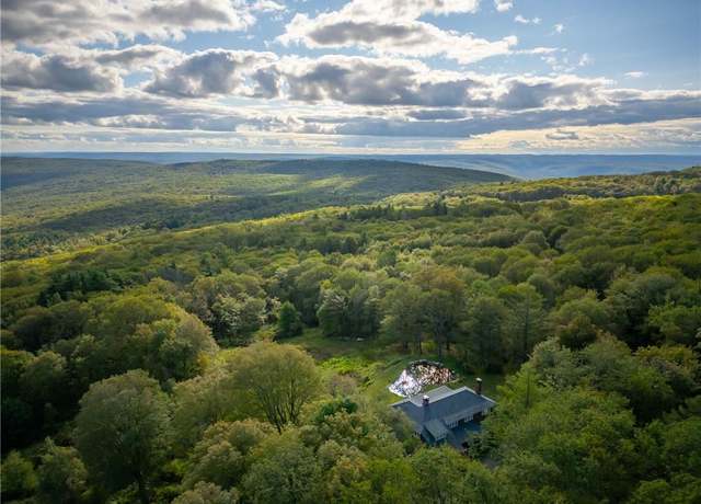 Property at 220 Vista Maria Rd, Cragsmoor, NY 12420, 5 beds, 2.5 baths
