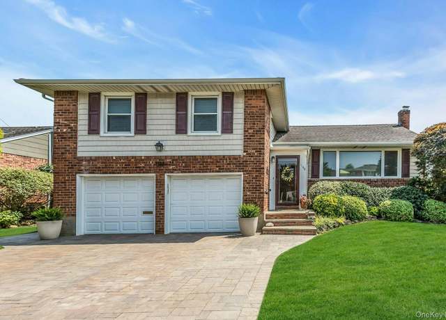 Property at 1148 Howard Dr, Westbury, NY 11590, 3 beds, 2.5 baths