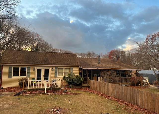 Property at 88 Pleasant, Brookhaven, NY 11720, 4 beds, 3 baths