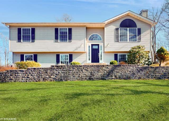 Property at 6 Dugan Ln, Hopewell Junction, NY 12533, 3 beds, 3 baths