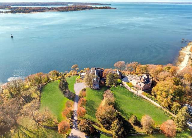 Property at 31 Fort Hill Dr, Lloyd Harbor, NY 11743, 13 beds, 12 baths