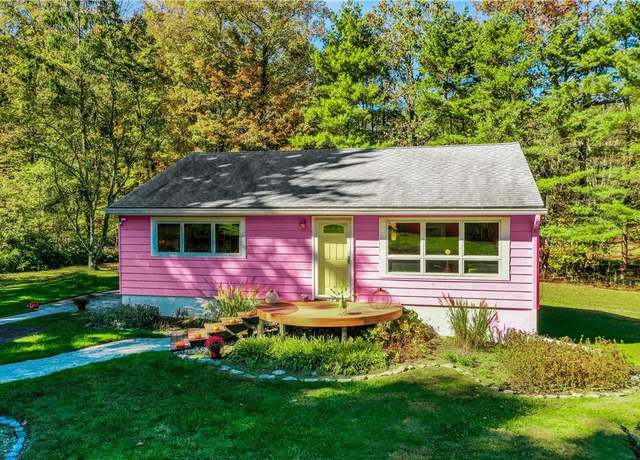 Property at 3 Gardiner Park Rd, New Paltz, NY 12561, 3 beds, 1 bath