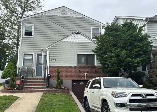 Property at 574 Lincoln St, Cedarhurst, NY 11516, 5 beds, 4 baths