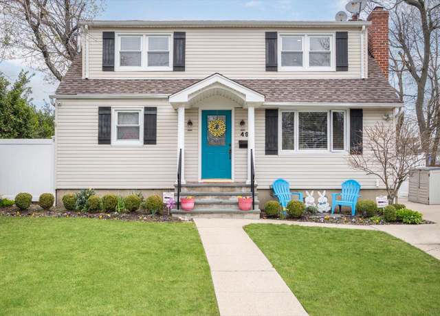 Property at 491 Secatogue Ave, Farmingdale, NY 11735, 3 beds, 3 baths