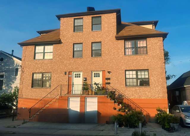 Property at 170 Beach 4th St, Far Rockaway, NY 11691, 9 beds, 5 baths