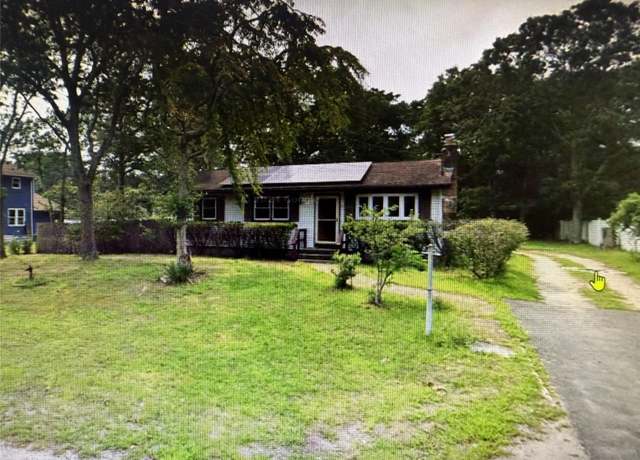Property at 55 Port St, Riverhead, NY 11901, 3 beds, 1 bath