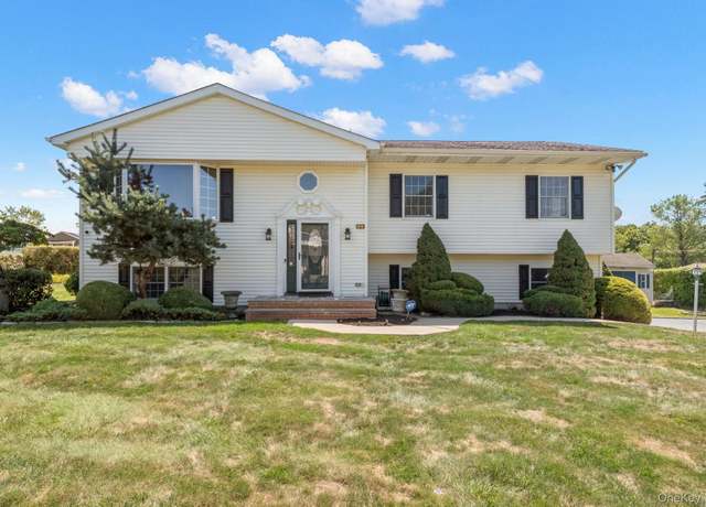 Property at 56 Acorn Ave, Middletown, NY 10941, 4 beds, 3 baths