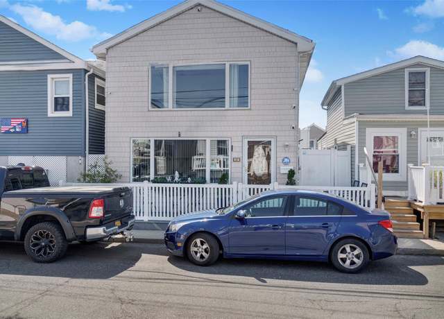 Property at 14 W 10th Rd, Broad Channel, NY 11693, 3 beds, 2.5 baths