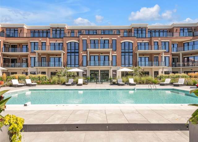 Property at 10 Shore Rd #309, Glenwood Landing, NY 11547, 2 beds, 2.5 baths
