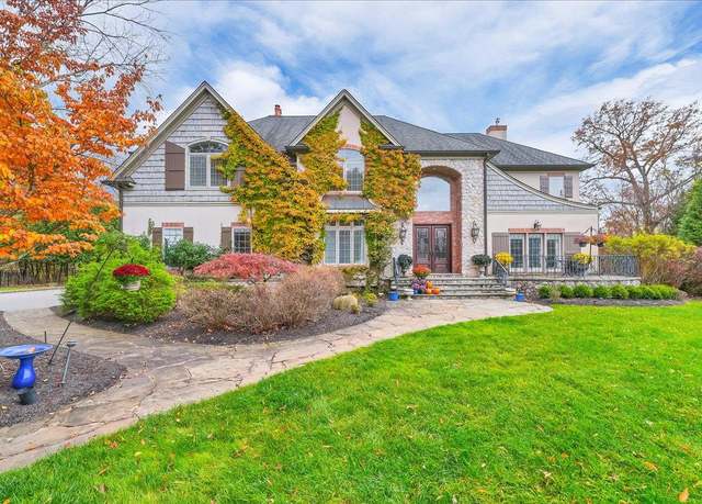 Property at 10 Stone Meadow Ln, Airmont, NY 10901, 5 beds, 5 baths