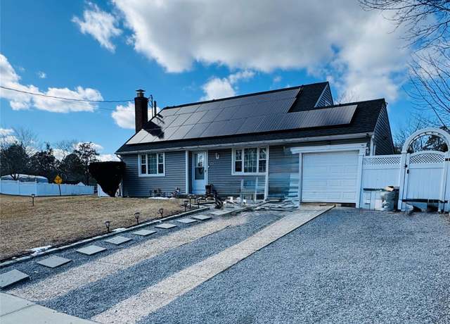 Property at 326 Randall Rd, Ridge, NY 11961, 3 beds, 2 baths