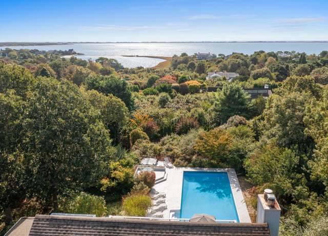 Property at 29 Kenwood Rd, Southampton, NY 11968, 4 beds, 3.5 baths