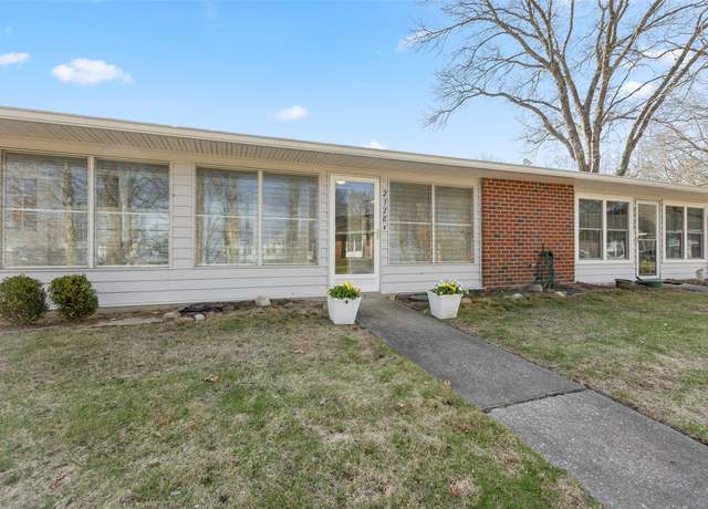 Property at 232 Blackpool Ct Unit E, Ridge, NY 11961, 2 beds, 1 bath