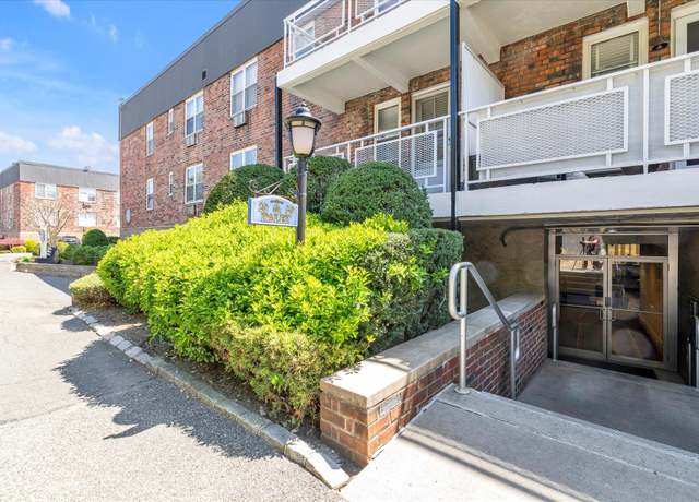 Property at 30 Daley Pl #242, Lynbrook, NY 11563, 2 beds, 1 bath