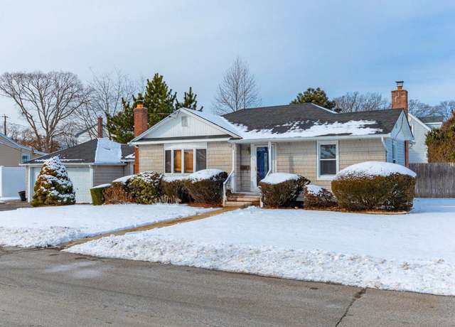 Property at 220 Newark St, Lindenhurst, NY 11757, 3 beds, 1 bath