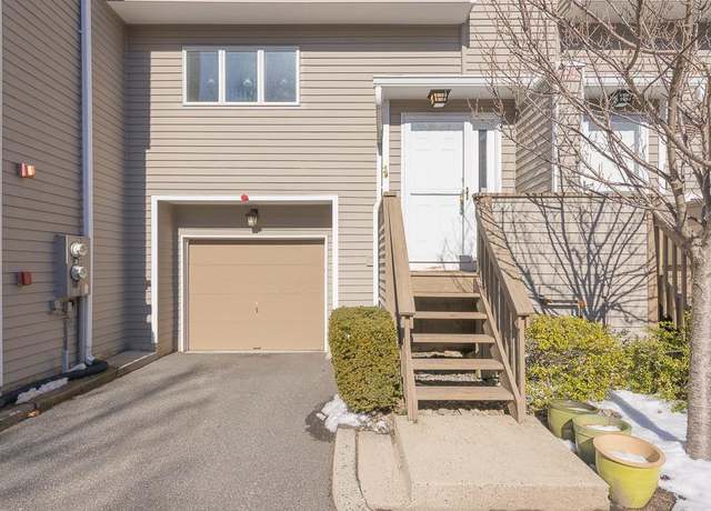 Property at 101 Village Grn, Bardonia, NY 10954, 2 beds, 2.5 baths