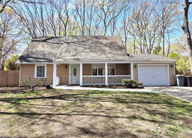 Property at 88 Sycamore Cir, Stony Brook, NY 11790, 4 beds, 2 baths