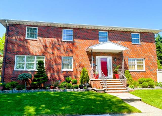 Property at 12-44 162nd St, Whitestone, NY 11357, 3 beds, 2.5 baths