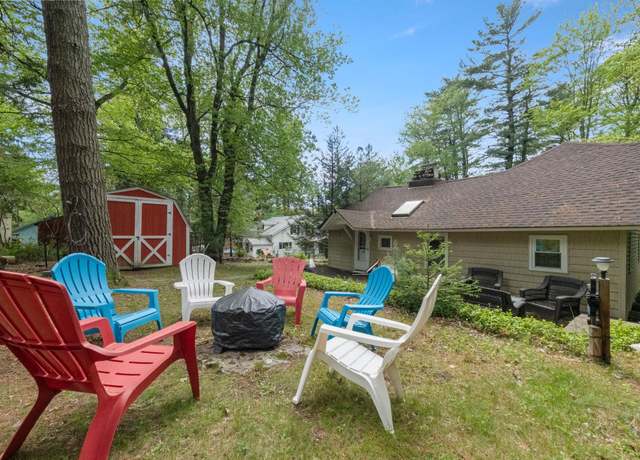 Property at 13 Oak Ln, Wurtsboro, NY 12790, 2 beds, 1 bath