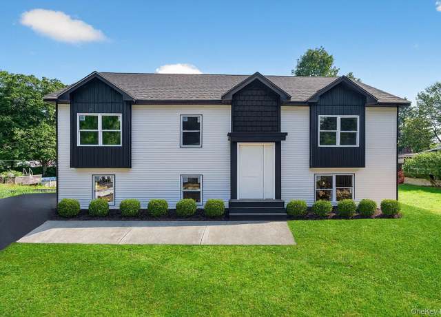 Property at 12 Edgewwod Dr, Monroe, NY 10926, 4 beds, 3 baths