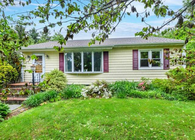 Property at 10 Sunset Dr, Yorktown Heights, NY 10598, 3 beds, 1.5 baths