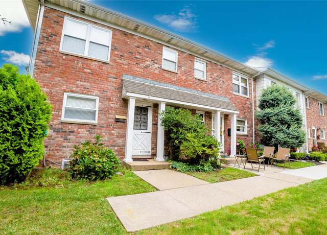 Property at 1030 Franklin Ave #16, Valley Stream, NY 11580, 3 beds, 1.5 baths