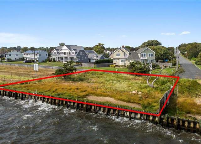 Property at 20 S Breeze Dr, East Patchogue, NY 11772