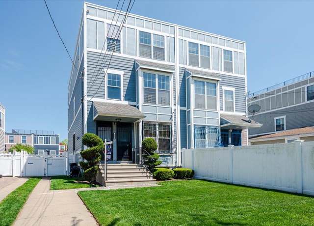 Property at 3-38 Beach 42 St, Far Rockaway, NY 11691, 5 beds, 3 baths