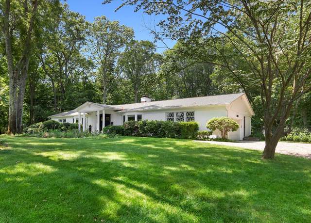 Property at 2 Soundview Dr, Port Jefferson, NY 11777, 4 beds, 3 baths