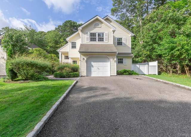 Property at 15 Cloister Ln, Middle Island, NY 11953, 3 beds, 2.5 baths