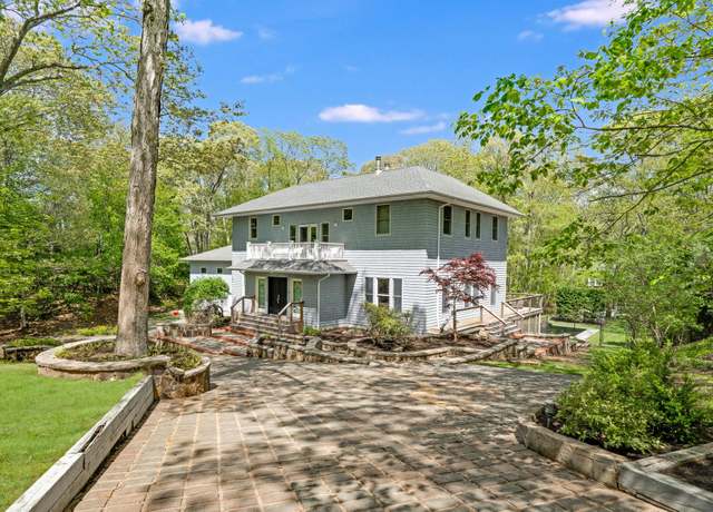 Property at 4 Bayview Ave, Shelter Island Heights, NY 11965, 6 beds, 5.5 baths