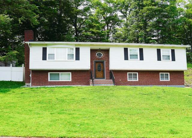 Property at 11 Boxwood Close, Hopewell Junction, NY 12533, 3 beds, 1.5 baths