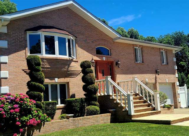 Property at 42A Kirkwood Dr, Glen Cove, NY 11542, 4 beds, 4 baths