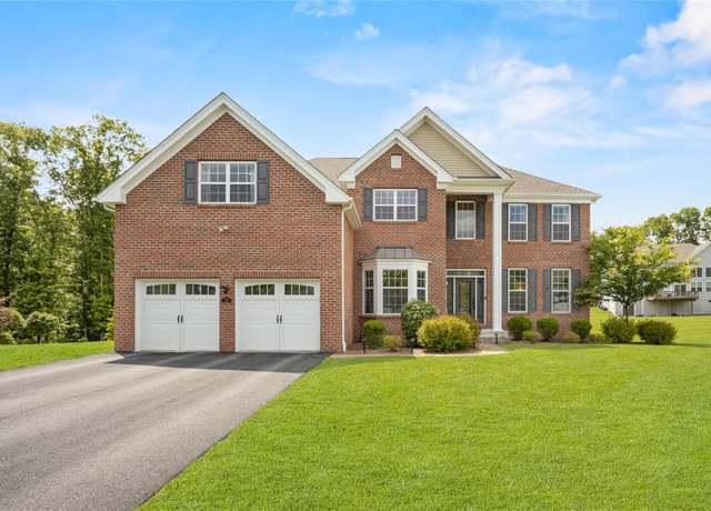 Property at 32 W Tilden Pl, Hopewell Junction, NY 12533, 4 beds, 3.5 baths