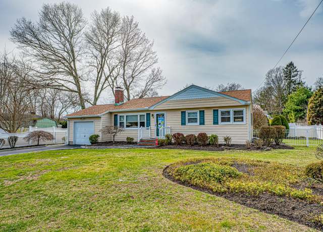 Property at 88 Belle Terre Ave, Miller Place, NY 11764, 3 beds, 1 bath