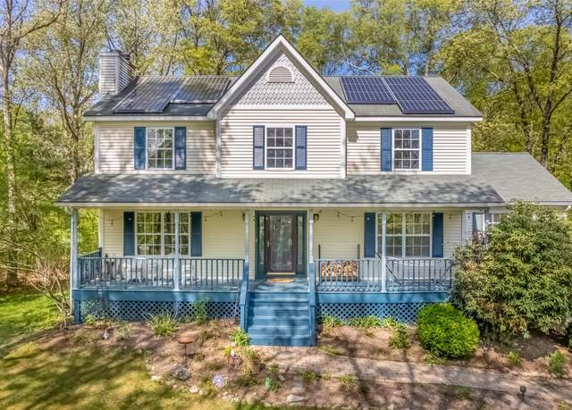 Property at 354 Plutarch Rd, Highland, NY 12528, 3 beds, 2.5 baths