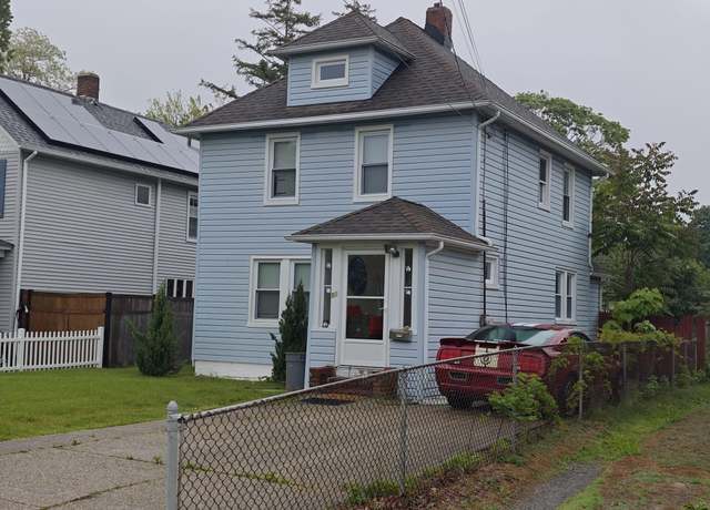 Property at 53 Mulford St, Brookhaven, NY 11772, 3 beds, 1 bath