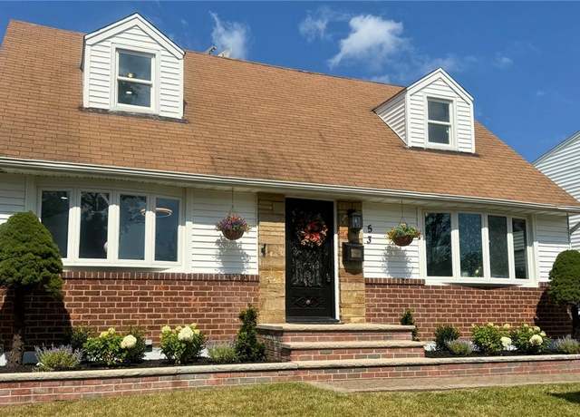 Property at 53 Yorkshire Rd, New Hyde Park, NY 11040, 3 beds, 2 baths