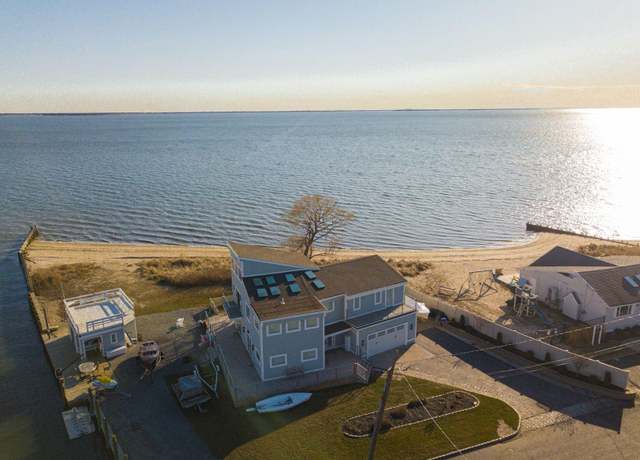 Property at 2 Bay 9th St, West Islip, NY 11795, 4 beds, 2.5 baths