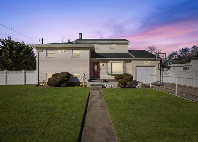 Property at 2872 Weeks Ave, Oceanside, NY 11572, 3 beds, 1 bath