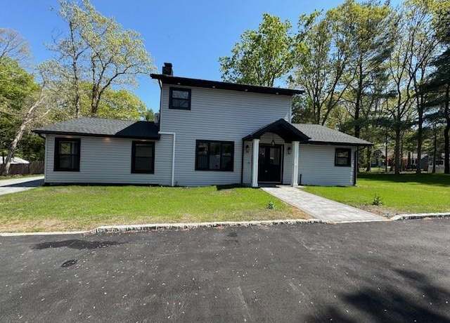 Property at 9 Croft Ln, Smithtown, NY 11787, 4 beds, 2 baths
