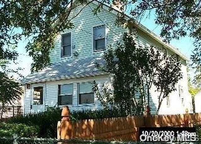 Property at 16 Laurel Ave, Hempstead, NY 11550, 3 beds, 1.5 baths