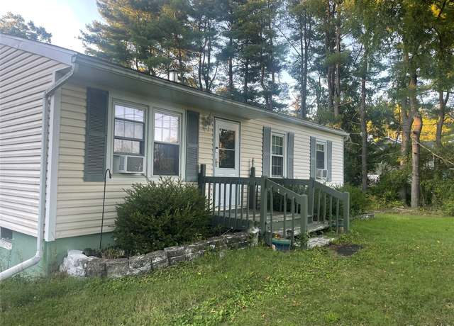 Property at 8 Hill Rd, Goshen, NY 10924, 3 beds, 1 bath