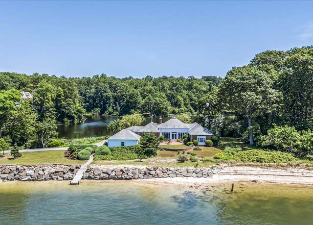 Property at 5 Turtle Ln, Lloyd Neck, NY 11743, 4 beds, 3.5 baths