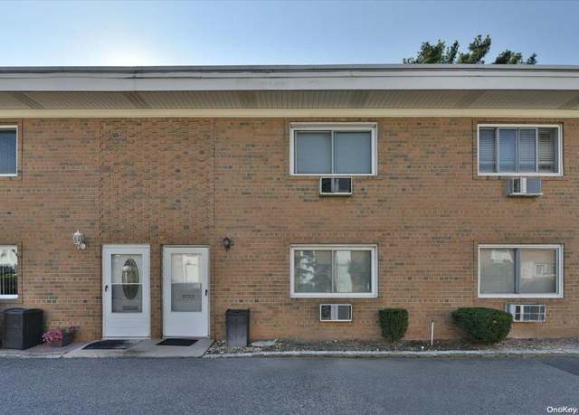 Property at 920 Broadway #16, Woodmere, NY 11598, 2 beds, 1 bath