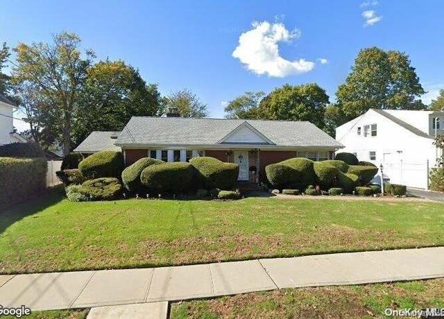 Property at 155 Fairview Blvd, Hempstead, NY 11550, 3 beds, 2.5 baths